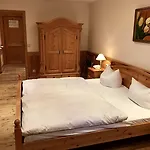 Schloss Diedersdorf Hotel 3*