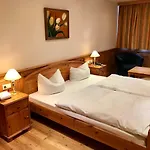 Schloss Diedersdorf Hotel 3*