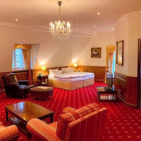 Schloss Diedersdorf 3* Großbeeren