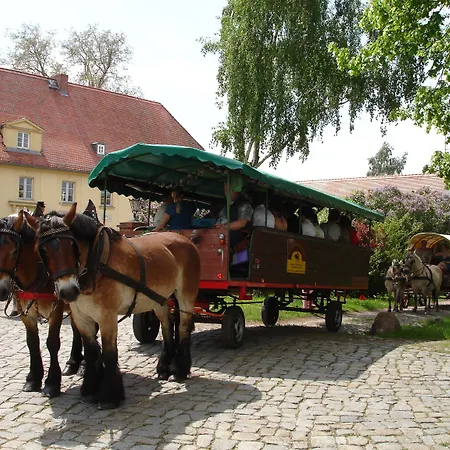 Schloss Diedersdorf 3* Großbeeren