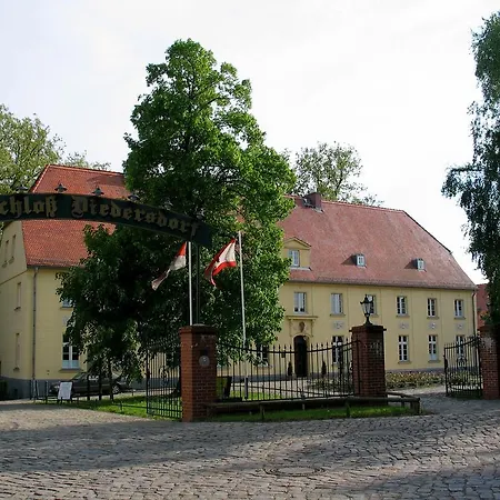 Schloss Diedersdorf Szálloda Großbeeren