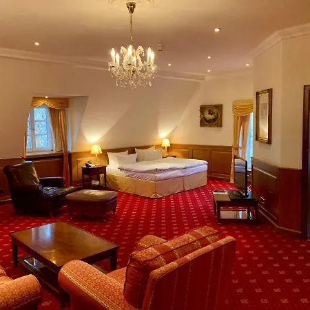 Hotel Schloss Diedersdorf 3*